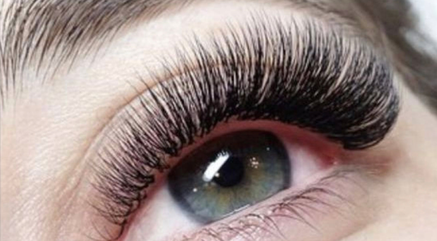 Full set eyelash extensions (included removal)